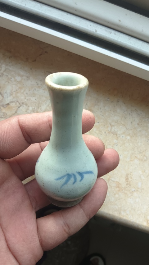 古玩陶瓷青花花卉紋撇口瓶真品鑒賞圖