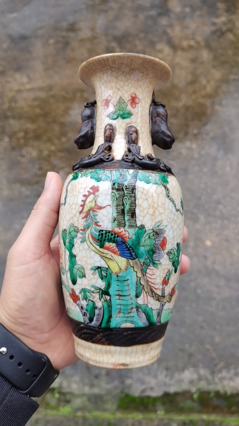 古玩陶瓷哥釉螭龍雙獅耳五彩鳳凰牡丹瓶真品鑒賞圖