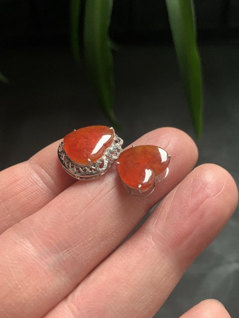 古玩玉器幾十年翡翠鑲嵌“吊墜”拍賣，當前價格39000元