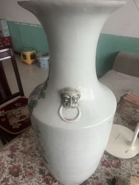 古玩陶瓷粉彩博古花卉紋獅耳大瓶真品鑒賞圖
