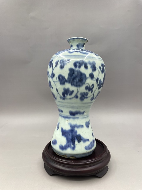 古玩陶瓷明中期 青花花卉紋梅瓶真品鑒賞圖