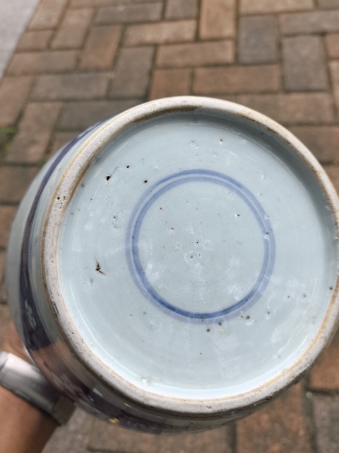 古玩陶瓷青花冰梅開光博古圖罐真品鑒賞圖