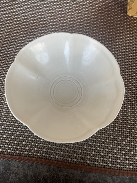 古玩陶瓷五代邢窯花口碗真品鑒賞圖