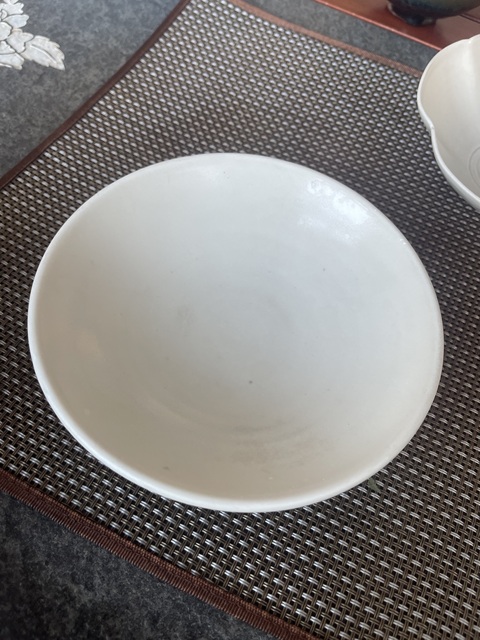 古玩陶瓷唐玉璧底白釉唇口碗真品鑒賞圖