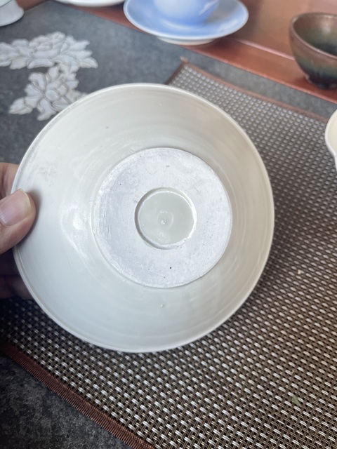 古玩陶瓷唐玉璧底白釉唇口碗真品鑒賞圖