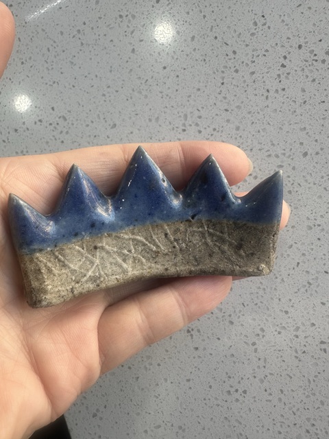 古玩陶瓷藍釉印花五指筆山真品鑒賞圖