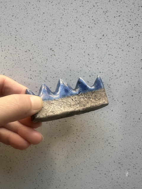 古玩陶瓷藍釉印花五指筆山真品鑒賞圖