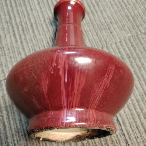 古玩陶瓷紅釉瓶真品鑒賞圖