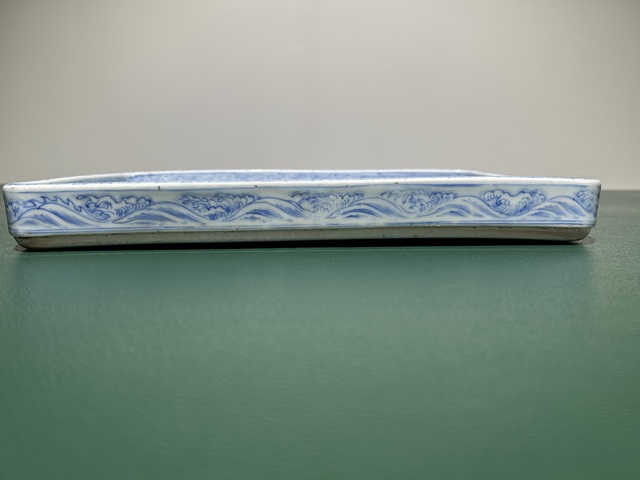 古玩陶瓷大展宏圖青花托盤真品鑒賞圖