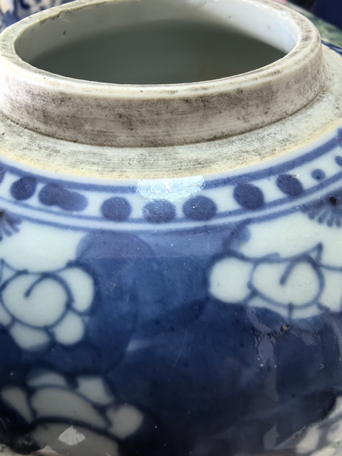 古玩陶瓷青花冰梅圖罐真品鑒賞圖