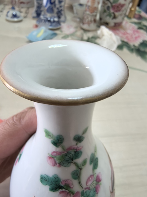 古玩陶瓷粉彩花鳥紋玉壺春瓶真品鑒賞圖