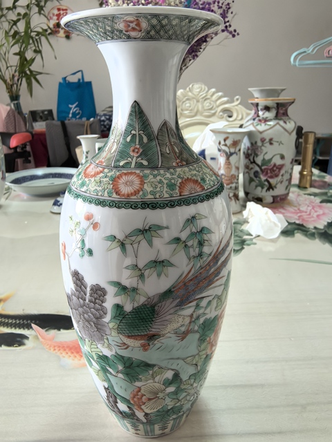 古玩陶瓷五彩雉雞牡丹撇口瓶真品鑒賞圖