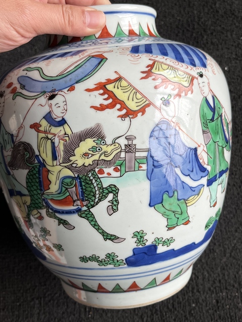 古玩陶瓷清晚期 青花人物紋蓋罐真品鑒賞圖