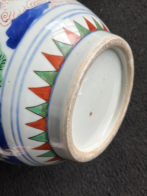 古玩陶瓷清晚期 青花人物紋蓋罐真品鑒賞圖