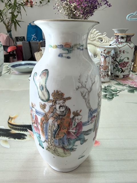 古玩陶瓷粉彩人物故事紋撇口瓶真品鑒賞圖