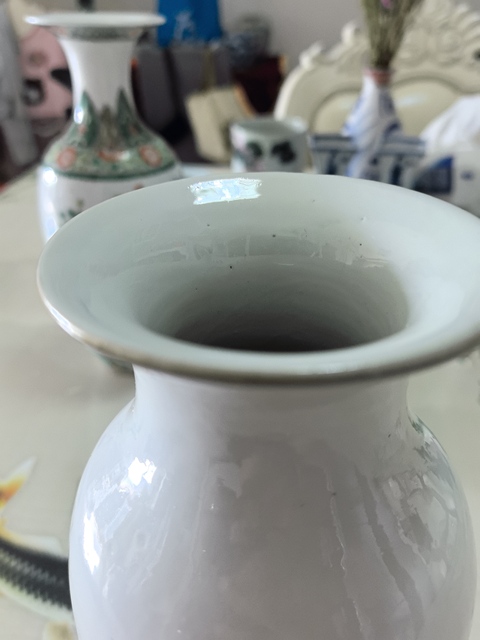 古玩陶瓷粉彩人物故事紋撇口瓶真品鑒賞圖