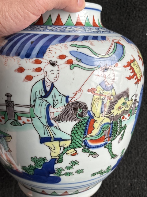 古玩陶瓷青花五彩人物蓋罐真品鑒賞圖