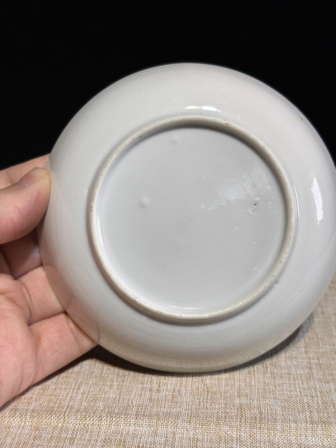 古玩陶瓷青花礬紅描金盤真品鑒賞圖