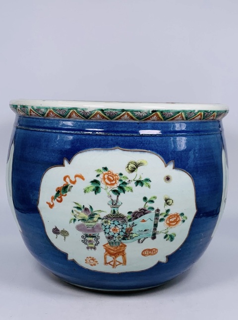 古玩陶瓷藍釉地開光五彩花鳥蝶博古圖缸真品鑒賞圖