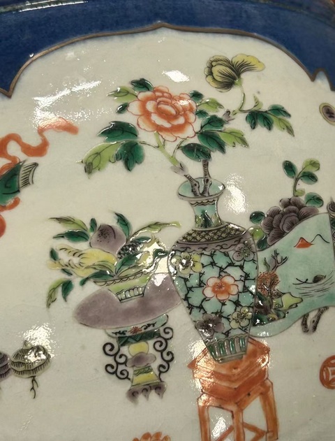 古玩陶瓷藍釉地開光五彩花鳥蝶博古圖缸真品鑒賞圖
