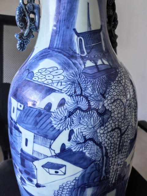 古玩陶瓷豆青釉青花山水人物撣瓶真品鑒賞圖