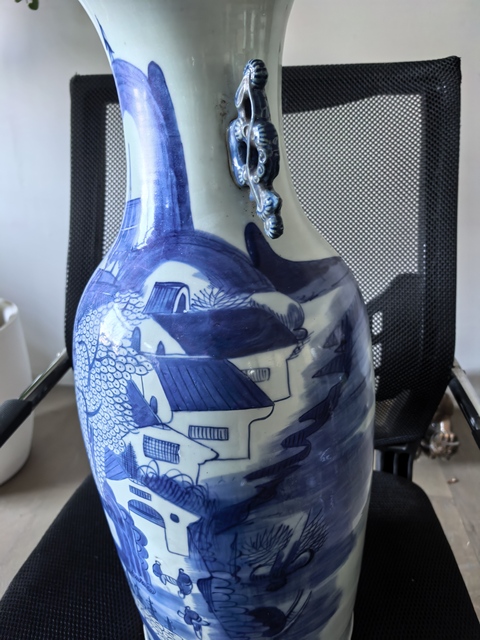 古玩陶瓷豆青釉青花山水人物撣瓶真品鑒賞圖