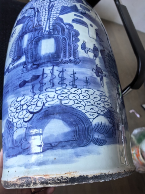 古玩陶瓷豆青釉青花山水人物撣瓶真品鑒賞圖