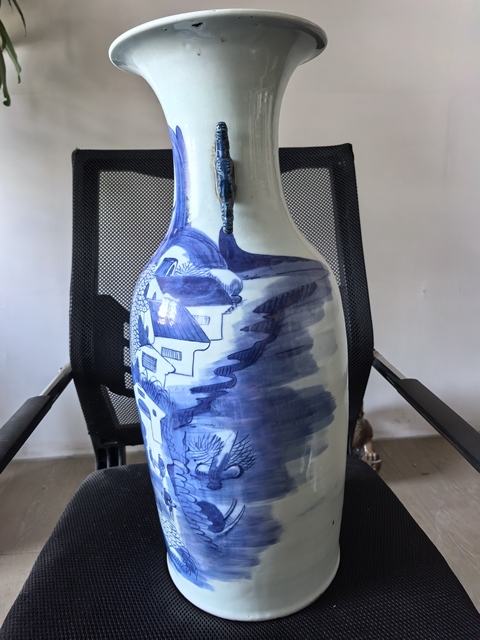 古玩陶瓷豆青釉青花山水人物撣瓶真品鑒賞圖