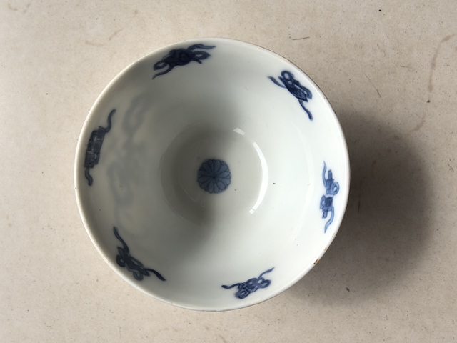 古玩陶瓷青花三娘教子圖茶碗真品鑒賞圖