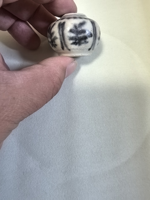 古玩陶瓷青花花卉紋水盂真品鑒賞圖