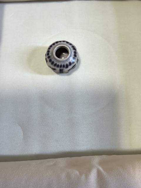 古玩陶瓷青花花卉紋水盂真品鑒賞圖