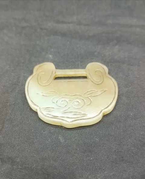 古玩玉器和田玉雕“如意鎖佩”真品鑒賞圖