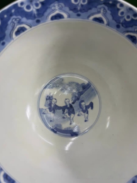 古玩陶瓷青花教子圖折沿碗，注意品相真品鑒賞圖