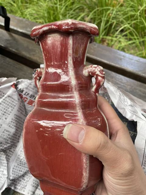 古玩陶瓷郎紅釉螭龍耳六方瓶真品鑒賞圖