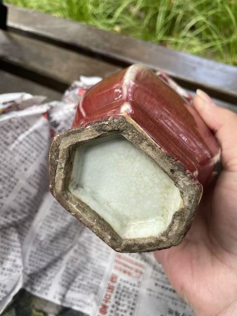 古玩陶瓷郎紅釉螭龍耳六方瓶真品鑒賞圖