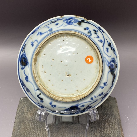 古玩陶瓷飄帶繡球獅子紋青花盤真品鑒賞圖