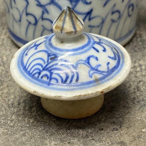 古玩陶瓷清晚期·纏枝蓮紋青花執壺拍賣，當前價格890元