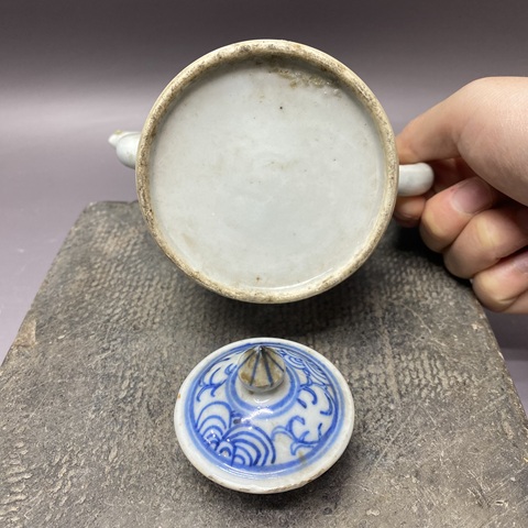 古玩陶瓷清晚期·纏枝蓮紋青花執壺拍賣，當前價格890元