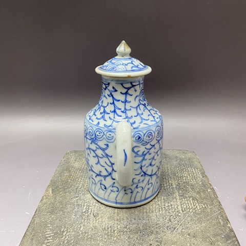 古玩陶瓷清晚期·纏枝蓮紋青花執壺拍賣，當前價格890元