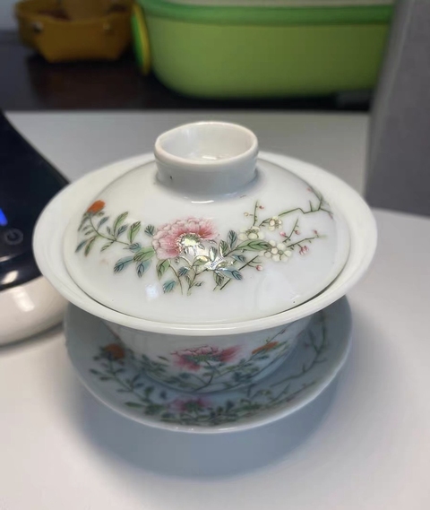 古玩陶瓷花卉紋粉彩三才蓋杯真品鑒賞圖