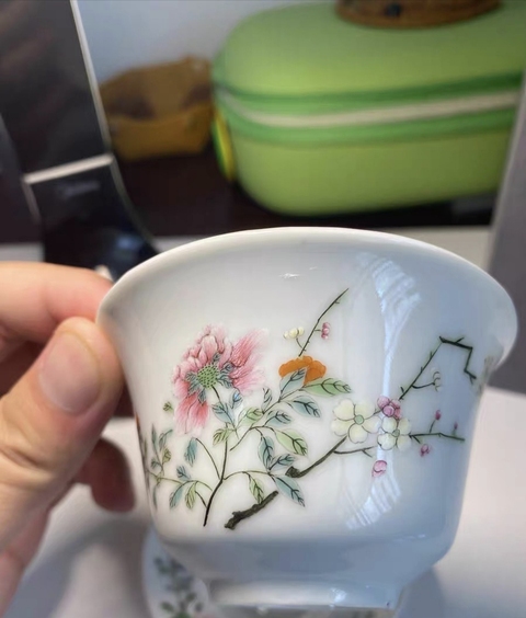 古玩陶瓷花卉紋粉彩三才蓋杯真品鑒賞圖