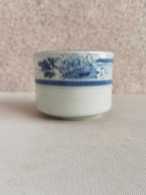 古玩陶瓷青花圈足筒式香爐真品鑒賞圖