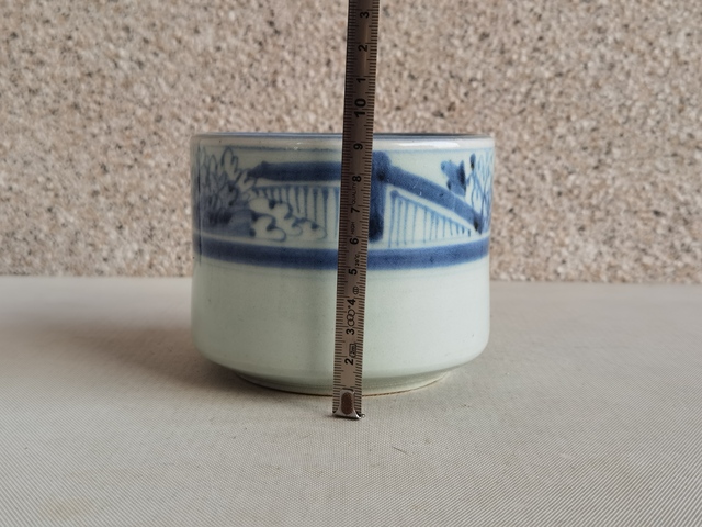 古玩陶瓷青花圈足筒式香爐真品鑒賞圖