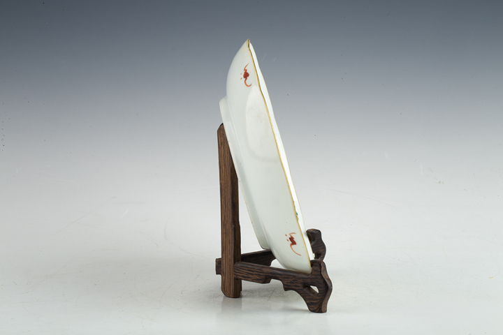 古玩陶瓷清道光·“道光年制”粉彩翠竹詩文花口盤真品鑒賞圖