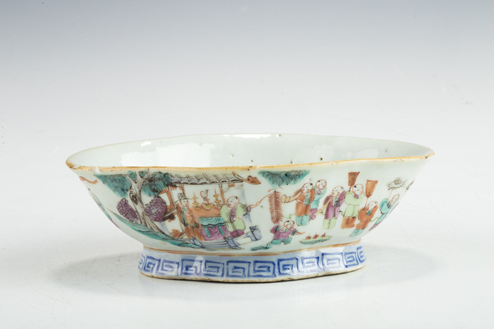 古玩陶瓷清同治·“大清同治年制”粉彩百子鬧春紋貢盤真品鑒賞圖