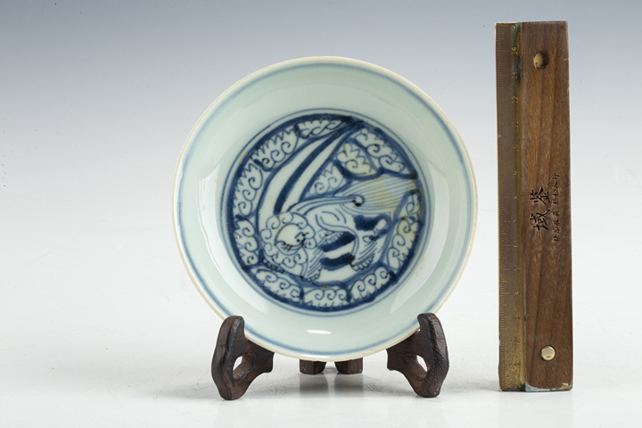 古玩陶瓷明晚·青花獅紋小盤真品鑒賞圖