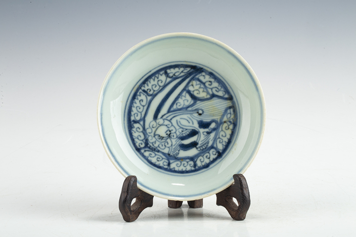 古玩陶瓷明晚·青花獅紋小盤真品鑒賞圖