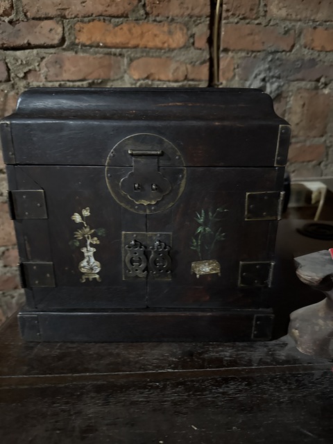 古玩雜項坎螺鈿花草花瓶圖案油漆盒真品鑒賞圖