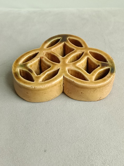 古玩陶瓷明末清初 黃釉財源廣進花瓦真品鑒賞圖