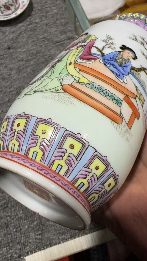 古玩陶瓷解放初 新粉彩人物紋棒槌瓶真品鑒賞圖